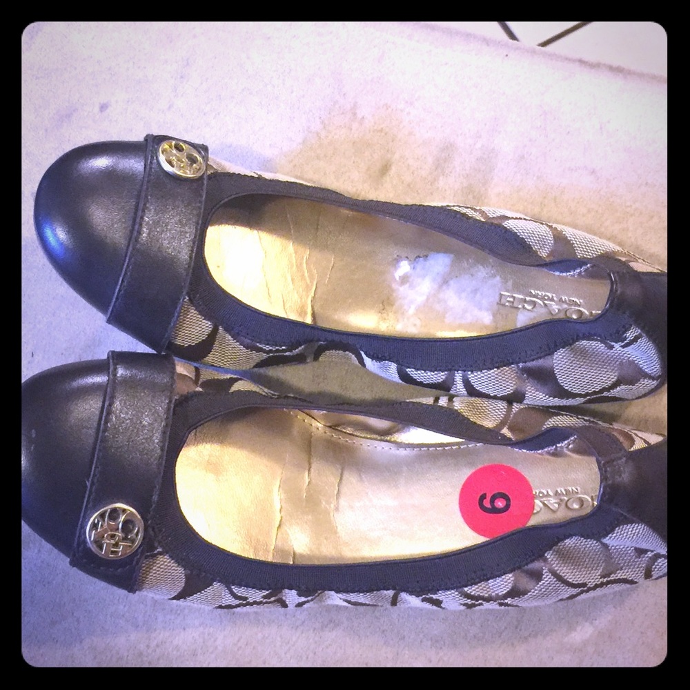 Beautiful Coach Ballerina flats